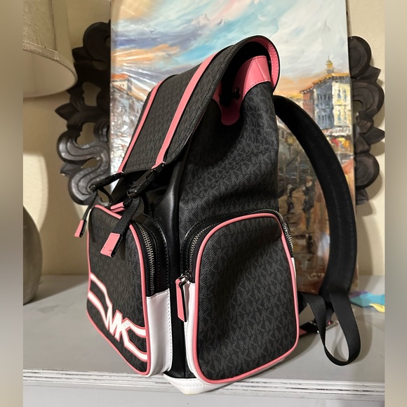 Michael Kor’s Limited Edition Men’s Line Backpack - Picture 3 of 4